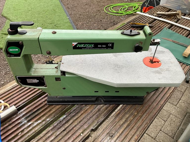 REXON HOBBY SAW only very light usage so selling very cheaply thanks 🙏 
