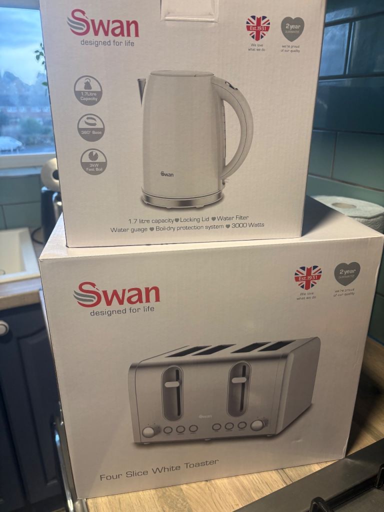 Swan kettle and toaster