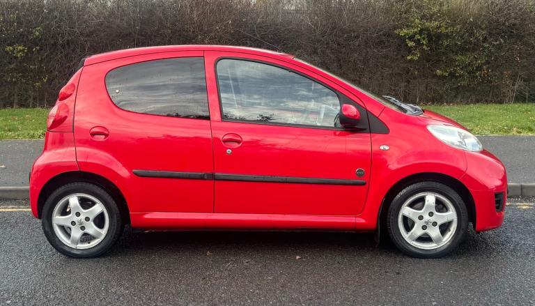 2011 Peugeot 107 1.0 Envy FIVE DOOR - ULEZ - £20 TAX - LOW MILES - (63K) HATCHBACK Petrol Manual