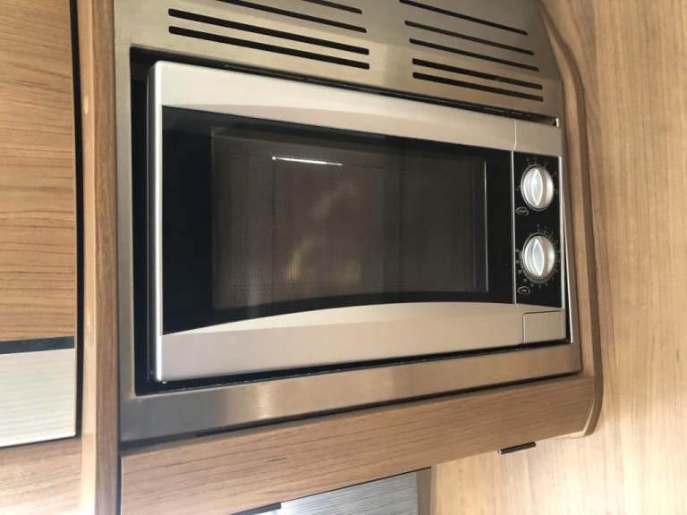 2016 AUTO-TRAIL COMANCHE FRONTIER 4 BERTH MOTORHOME