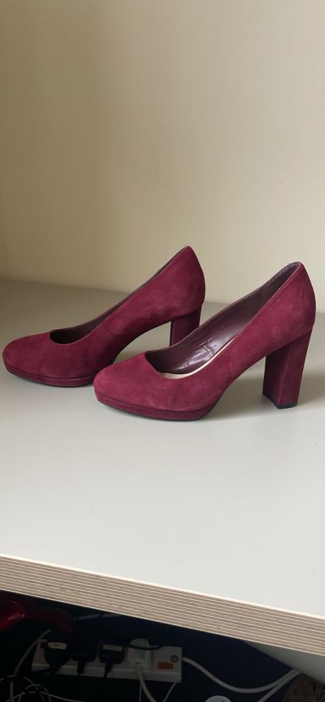 Red Burgundy Suede Heeled Shoes – Excellent Condition