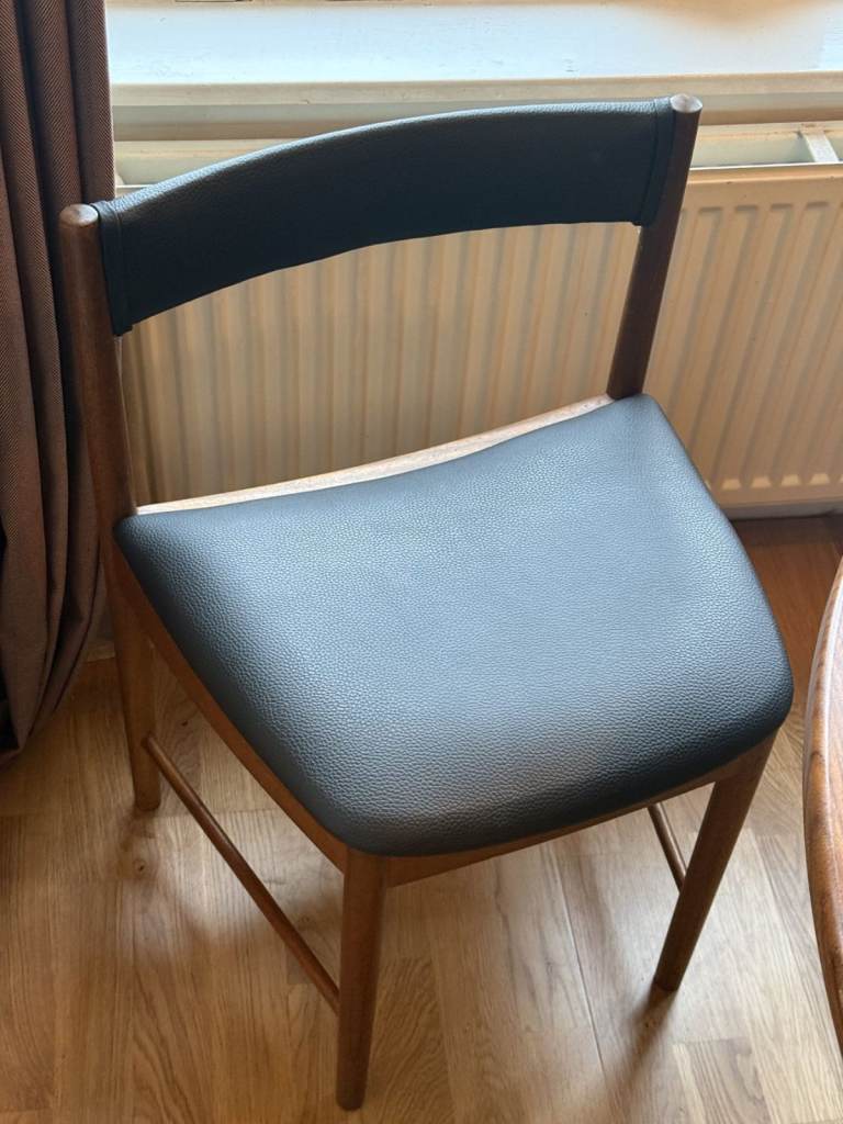 McIntosh of Kirkcaldy round extending teak dining table + 6 chairs ...