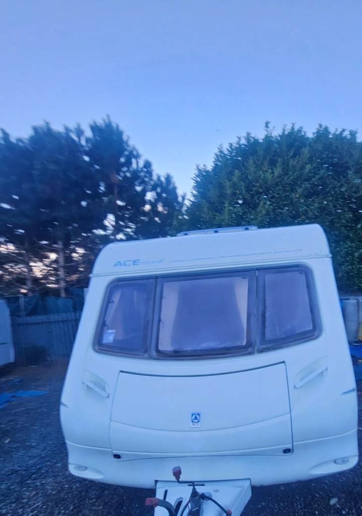 2004 ACE AWARD NIGHTSTAR TOURING CARAVAN – 2 AWNINGS INCLUDED 🚐