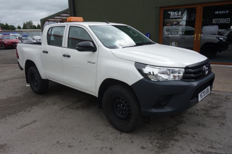 Toyota Hilux 2.4 D-4D Active Pickup Double Cab 4dr Diesel Manual 4WD ... 2020/70