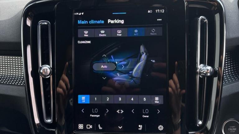 2025 Volvo XC40 Ultra, B4 Mild hybrid, Petrol, Dark Estate Petrol Automatic