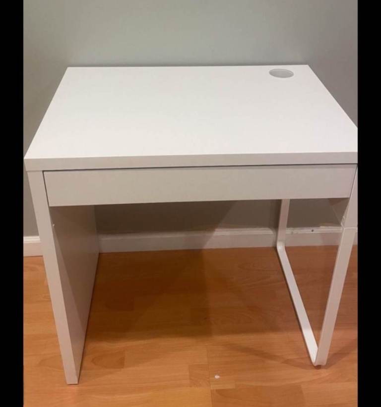 White Ikea desk