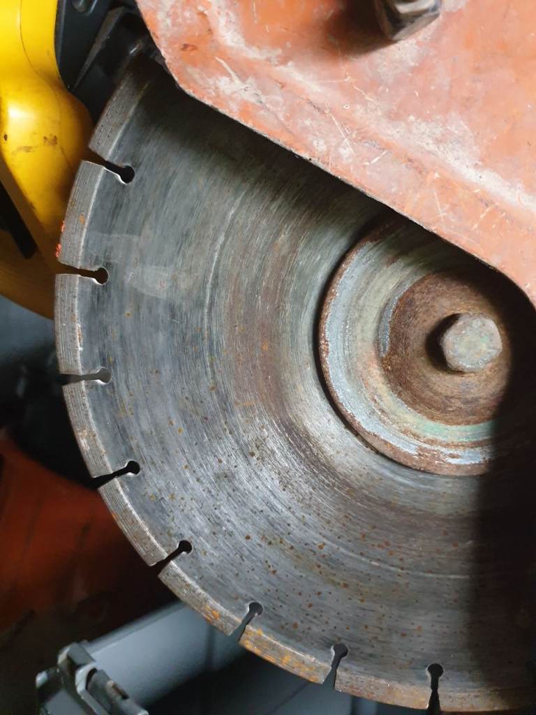 Stihl TS400 cut off saw+ blade