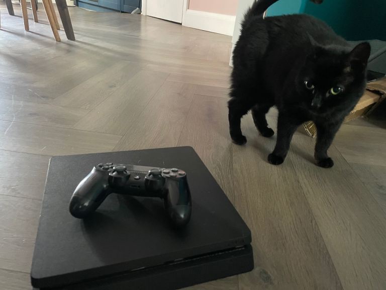 Sony PlayStation 4 Slim with Controller – Black, Good Condition