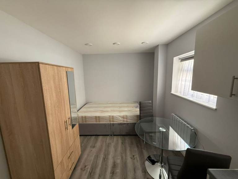 BENEFITS ACCEPTED - Studio Flat Available in Hayes Hillingdon UB3