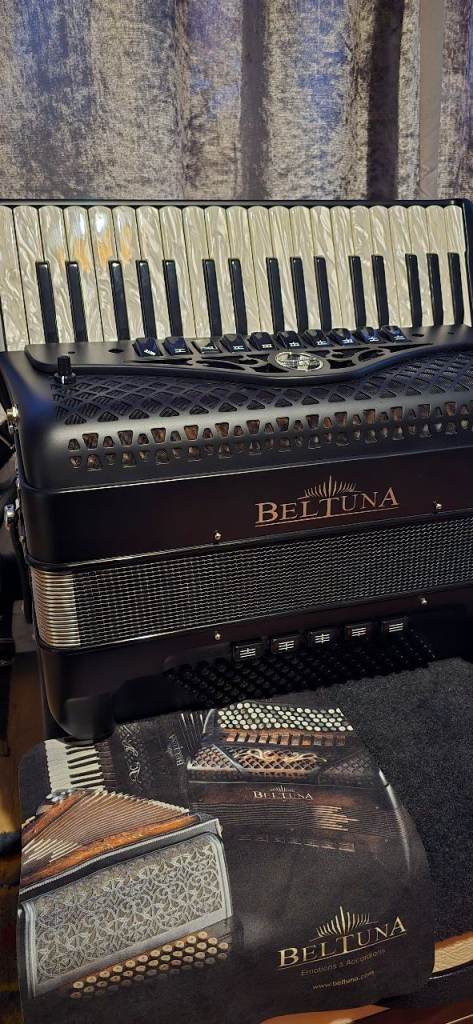 Beltuna Studio IV.96M piano accordion