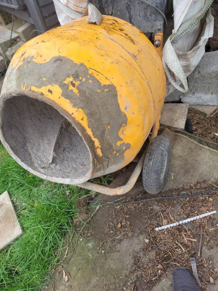 Electric cement mixer  JCB  .