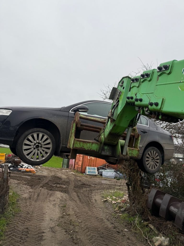 BREAKING VW PASSAT 2010 2.0 TDI BLACK LEATHER HIGHLINE 