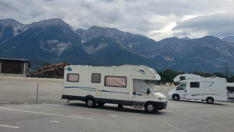 6 Berth Motorhome. ONLY 26,000 MILES. Fiat Ducato 2.8jtd. Can be driven on a B licence