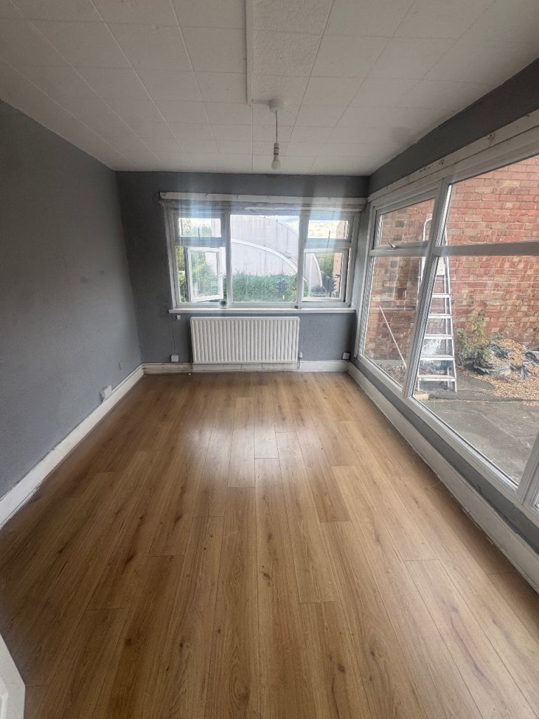 Single room no furniture 