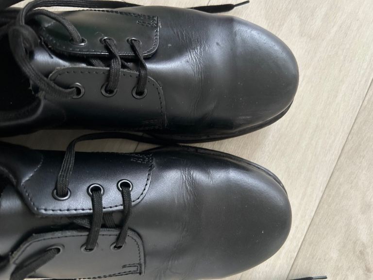 Mens black workwear size 10 reinforced toe shoes