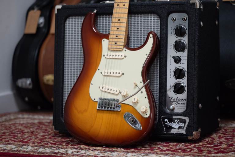 2011 Fender USA American Deluxe Ash Stratocaster in Tobacco Sunburst