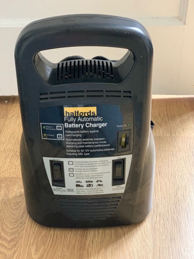 Halfords fully automatic car battery charger with instructions 