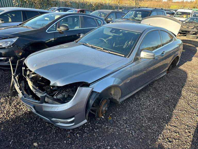 2011 MERCEDES W204 COUPE BREAKING SPARES PARTS