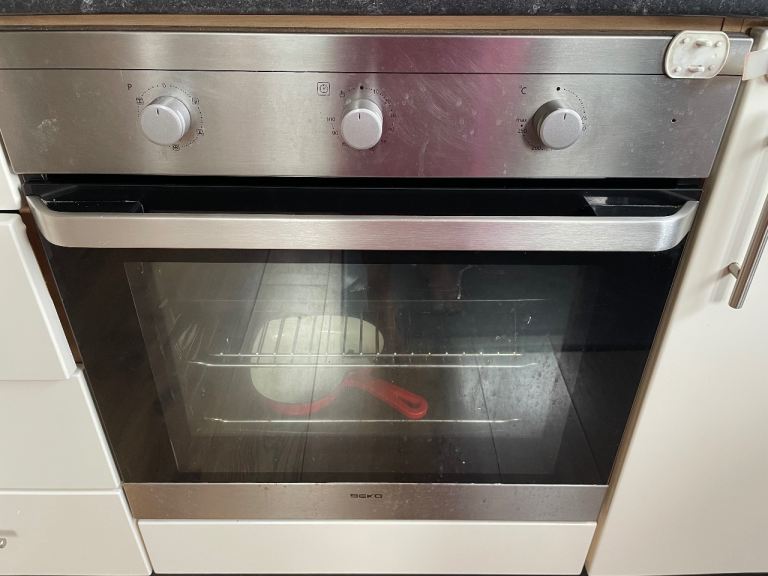 Beko Built-In Oven – Good Condition, Fully Functional