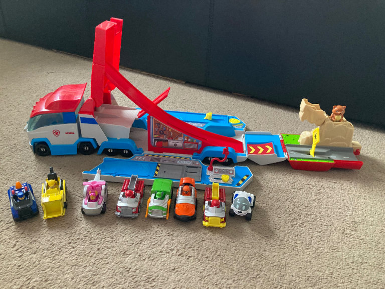 PAW Patrol Launch’N Haul PAW Patroller with cars 