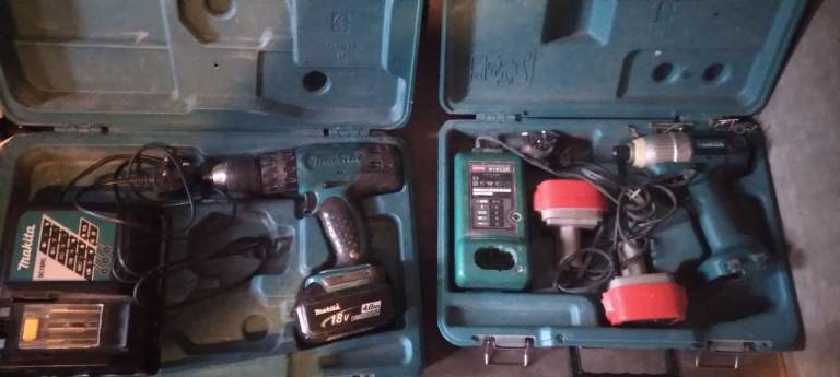  2 Makita drill set 