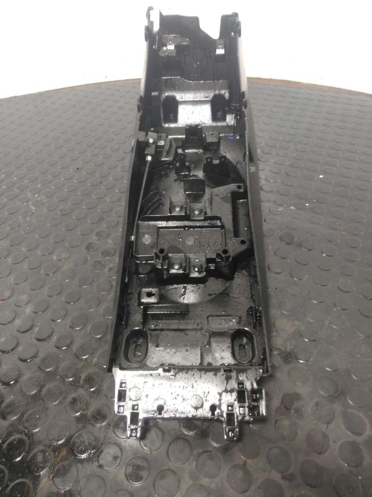2022 Triumph Tiger 1200 Undertray/Light Surr