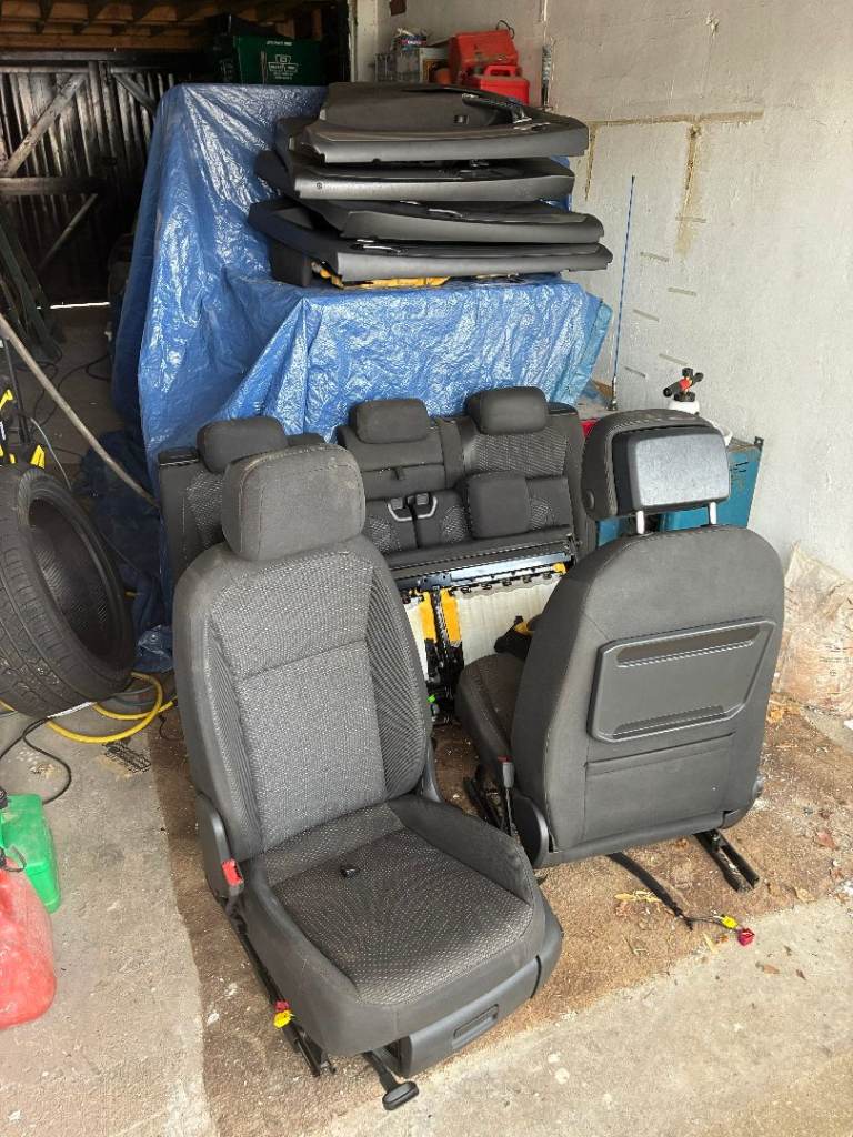VW TIGUAN ALLSPACE 2019 SEATS AND DOOR PANELS