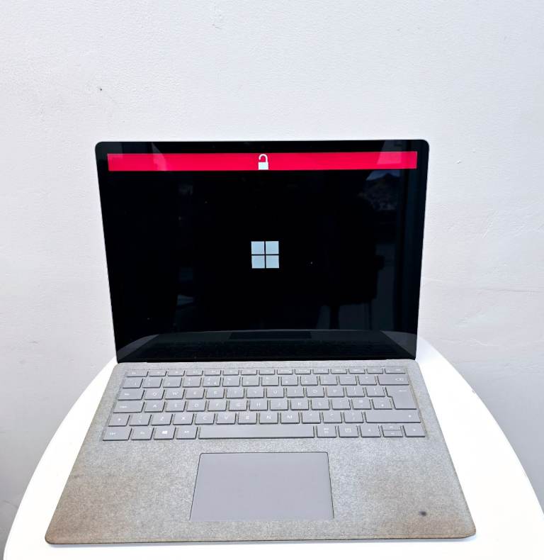Microsoft Surface 2 laptop  i5-8350 8Gb Ram 256GB SSD Win 11 Laptop