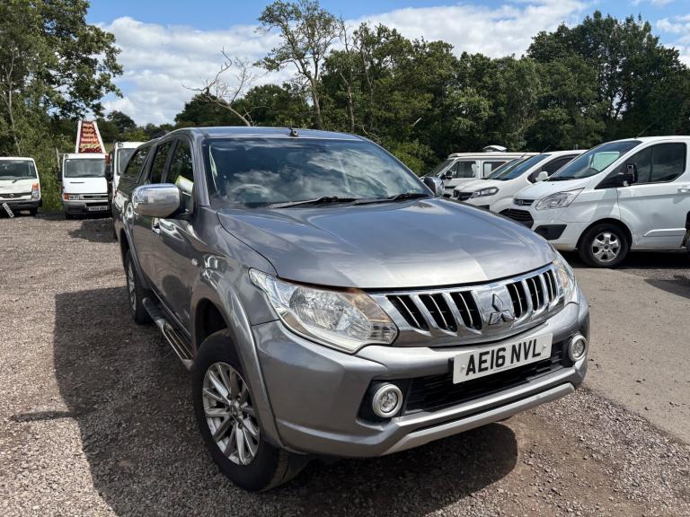 2016 Mitsubishi L200  TITAN DCB DI-D 4X4 4x4 DIESEL Manual