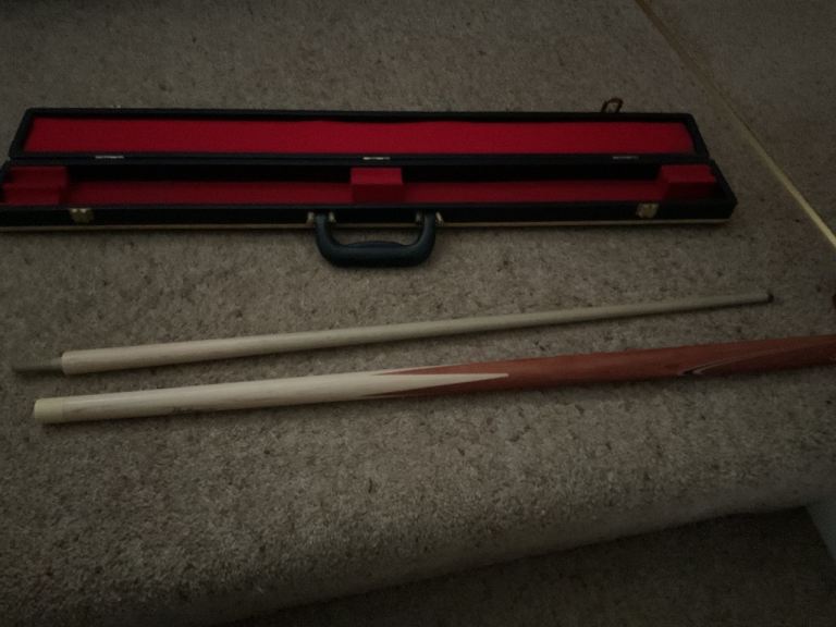 Riley Black Snooker Cue Case with Gold Trim and BCE snooker cue.
