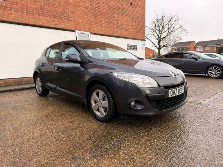 2011 Renault Megane 1.6 16v 110bhp petrol ⛽️ ulez free 6 SPEED. £895 cheap