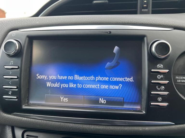 2017 Toyota Yaris 1.5 VVT-i Icon Tech Euro 6 5dr HATCHBACK Petrol Manual