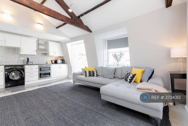 1 bedroom flat in Coleherne Road, London, SW10 (1 bed) (#2734312)