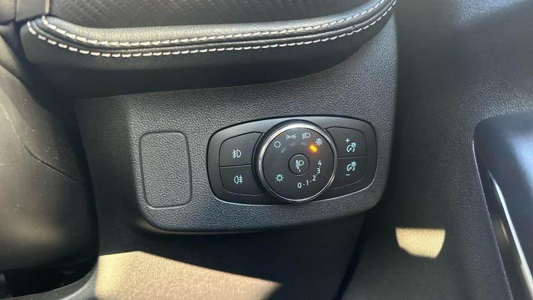 2023 Ford Puma 1.0 EcoBoost Hybrid mHEV ST-Line Vignale 5dr Petrol Hatchback Hatchback Petrol Manual