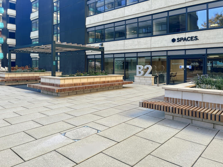 Sheffield - S12EA \ Move-In Ready Office Space with 2 Workstations