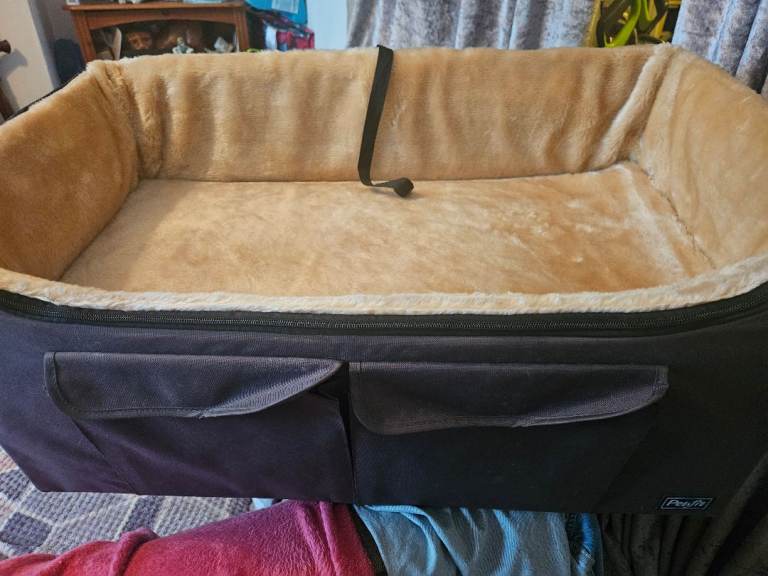 Dogs carseat 
