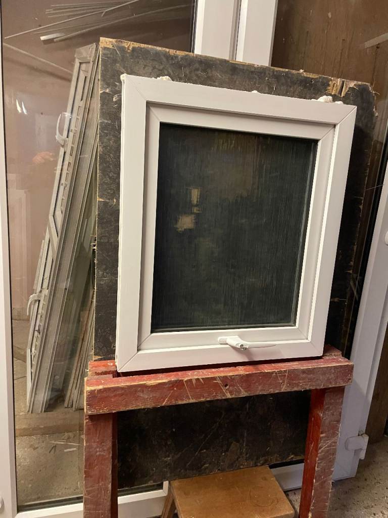 H 71.5 x W 61.5 cm - SMALL UPVC DOUBLE GLAZED WINDOW - OBSCURE GLASS (REF: SJ471) 