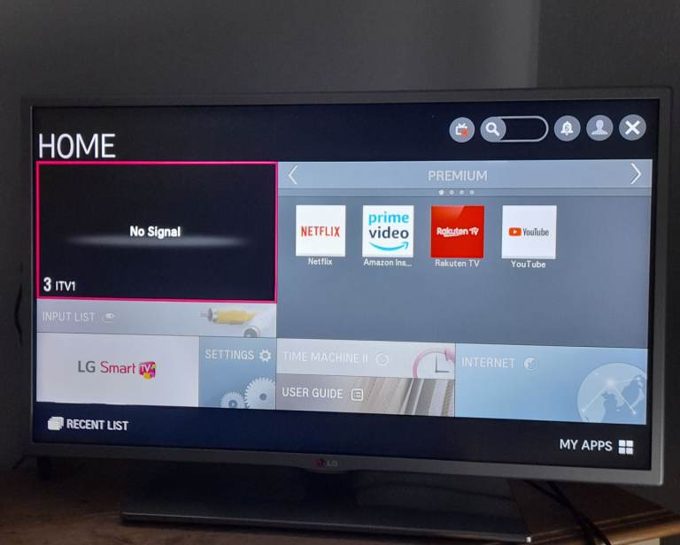 LG 32" Smart TV