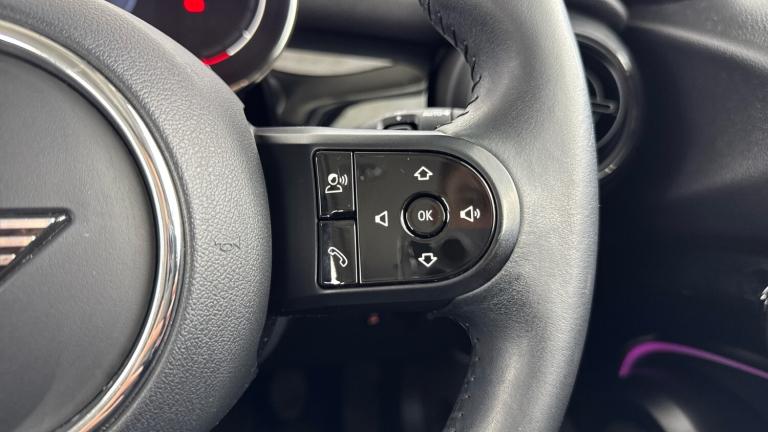 2021 MINI Hatch 1.5 Cooper Classic 5dr Auto [Comfort/Nav Pack] Petrol Hatchback Hatchback Petrol ...