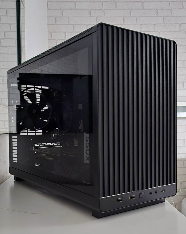 FAST Ryzen 6 Core Stealth Gaming PC - Refurbished 