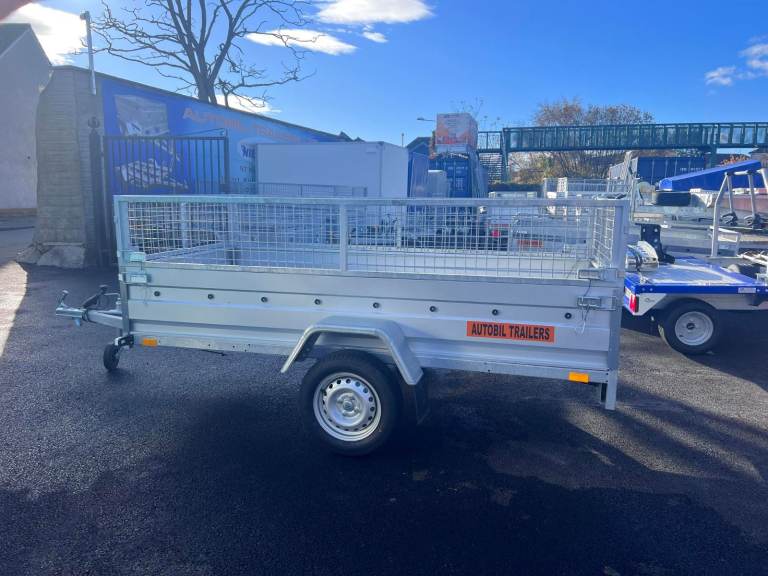 BRAND NEW 8,7FT X 4,2FT SINGLE AXLE TRAILER WITH 40CM MESH 750KG UN BRAKED