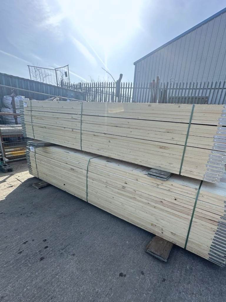 Grade A Brand New 13ft Scaffolding Boards 3.9m Long Planks for Sale Nottingham