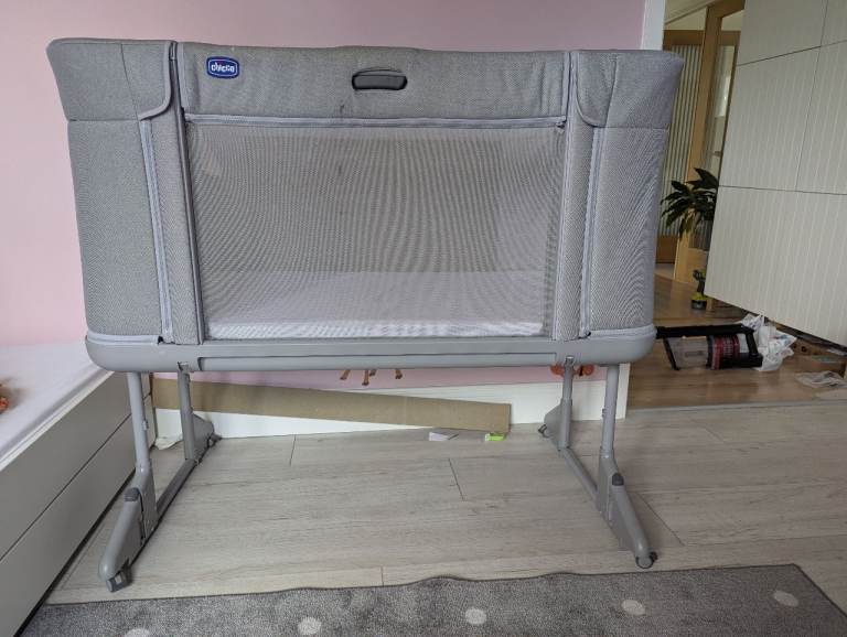 Chicco Next2Me Forever Crib. Good Condition Cot / Toddler Bed from birth to age 4
