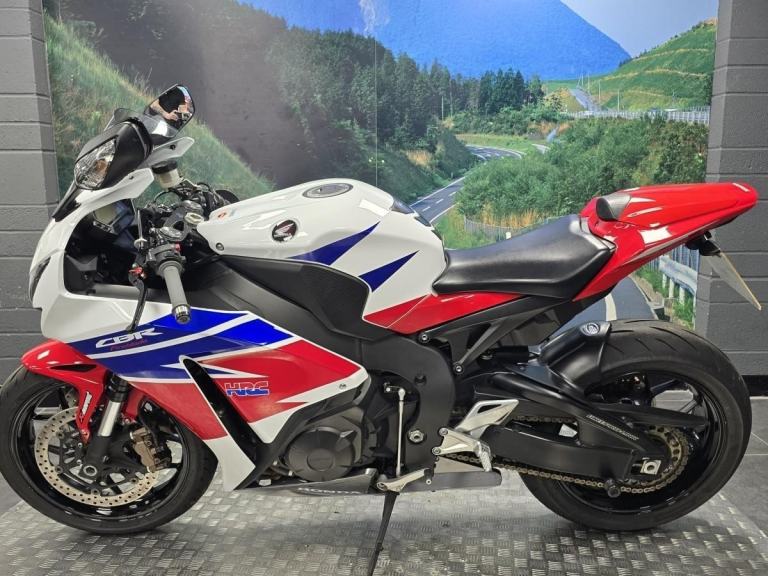 HONDA CBR1000 R