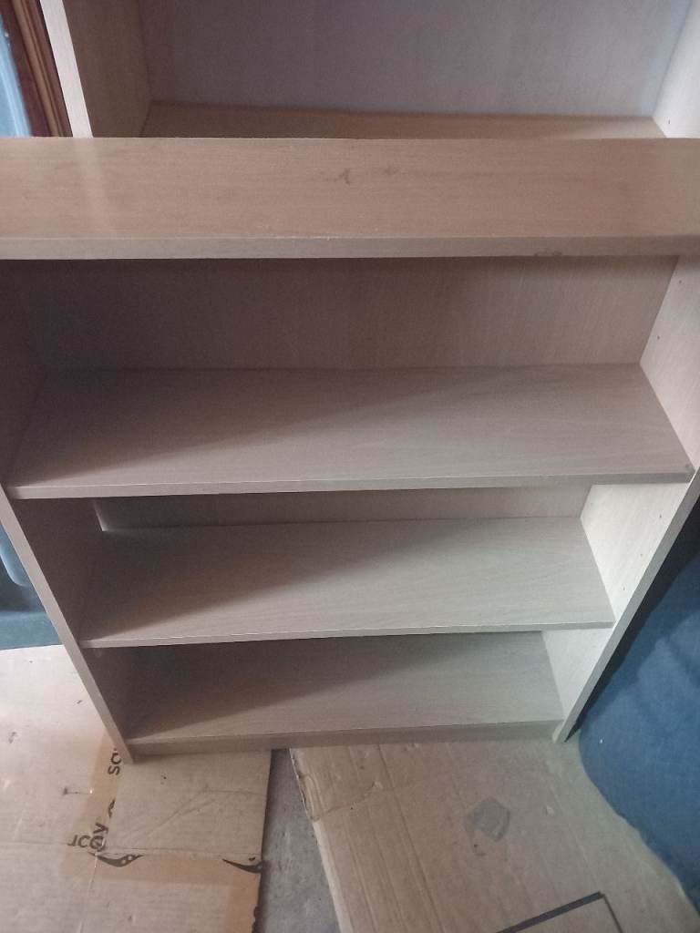 Small bookcase CAN DELIVER