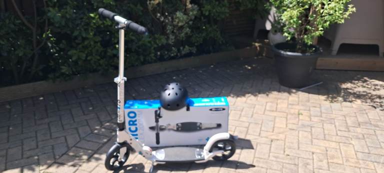 White Micro Scooter Age 8 - Adult