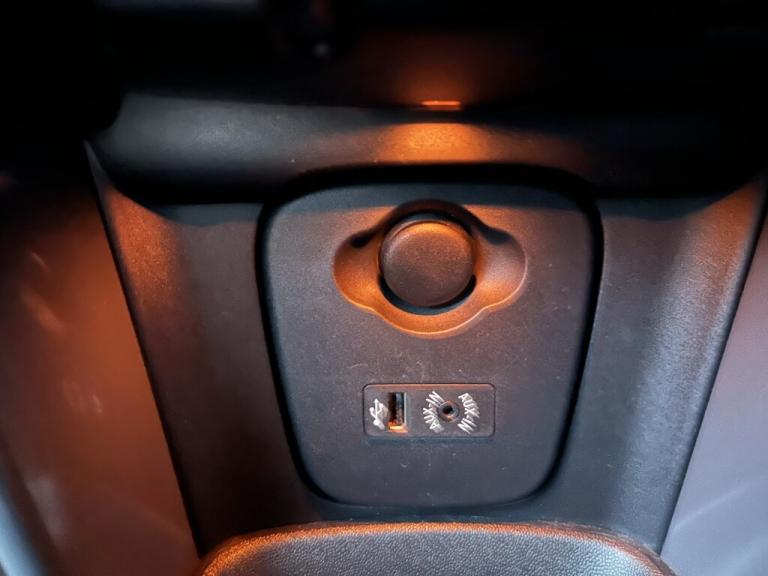 2017 MINI Hatch 1.5 Cooper D 5dr Auto HATCHBACK DIESEL Automatic