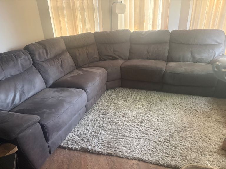 GONE PENDING COLLECTION Free corner sofa with two electric recliners 