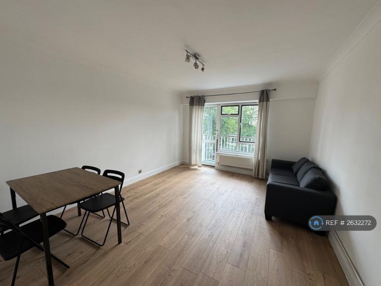 3 bedroom flat in Campden House, London, NW6 (3 bed) (#2632272)