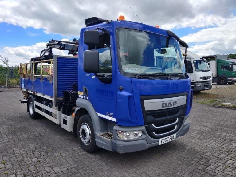 2017 DAF LF 210 Euro 6 4X2, 12 Ton Gross, Dropside with HMF 910k brick crane